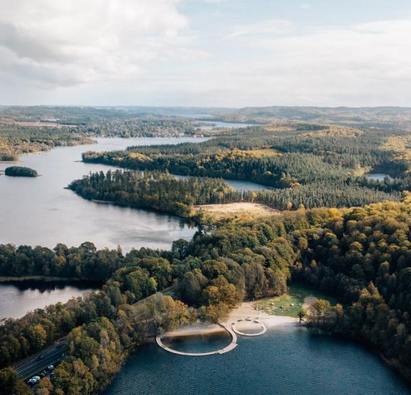 Ontdek het merenhoogland en de Infitiny Bridge in de Aarhus regio