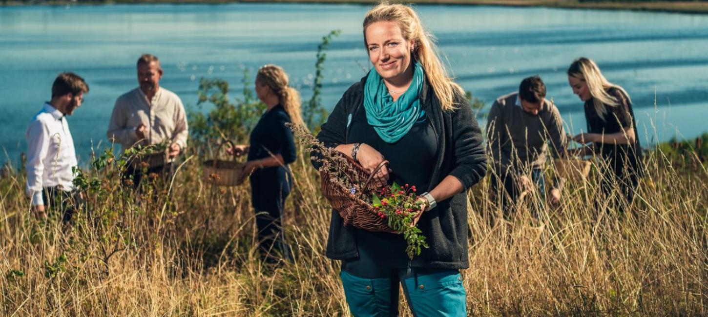 Rikke with a team foraging on Fyn