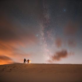 Råbjerg Mille in Denemarken tijdens een winternacht