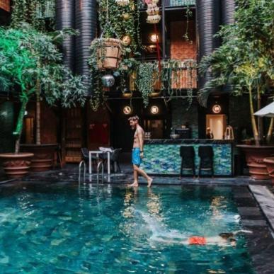 The tropical pool area at the hotel Guldsmeden Manon Les Suites in Copenhagen