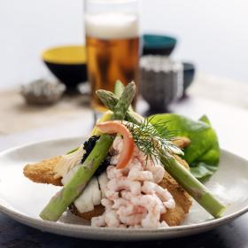 traditional danish dish stjerneskud smørrebrød