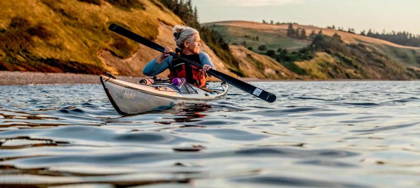 Kayakfahren auf dem Limfjord im dänischen Nordjütland